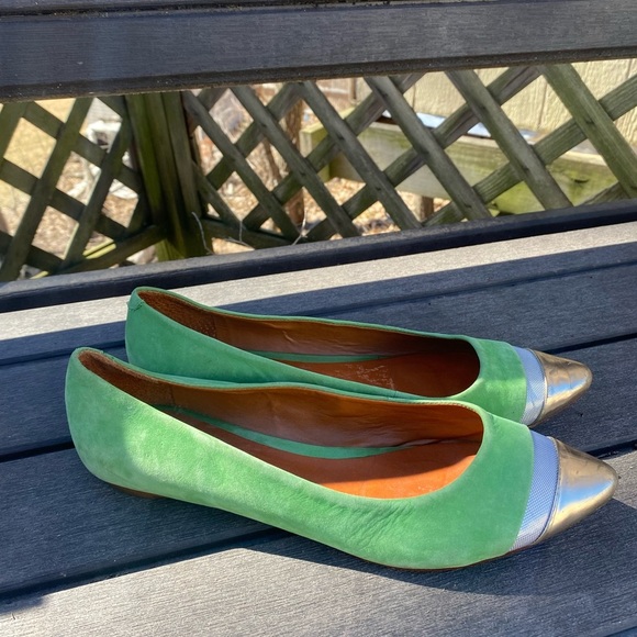 Schutz Cap Toe Flats Women Green Gold Size 9 - Picture 2 of 10